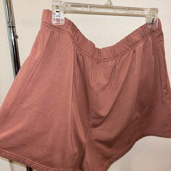 Gap Sweatshirt and Sweat Short Set - Picture 5 of 7